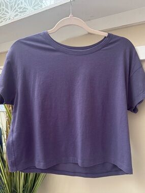 Lululemon Cates Crop Tee Shirt Dark Purple Nightfall Color OverSized 6 EUC